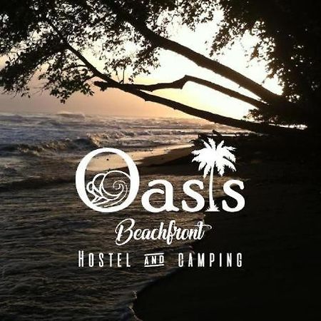 Oasis Beachfront Hostel Puerto Limon Kültér fotó
