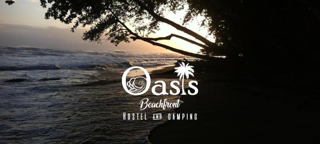 Oasis Beachfront Hostel Puerto Limon Kültér fotó