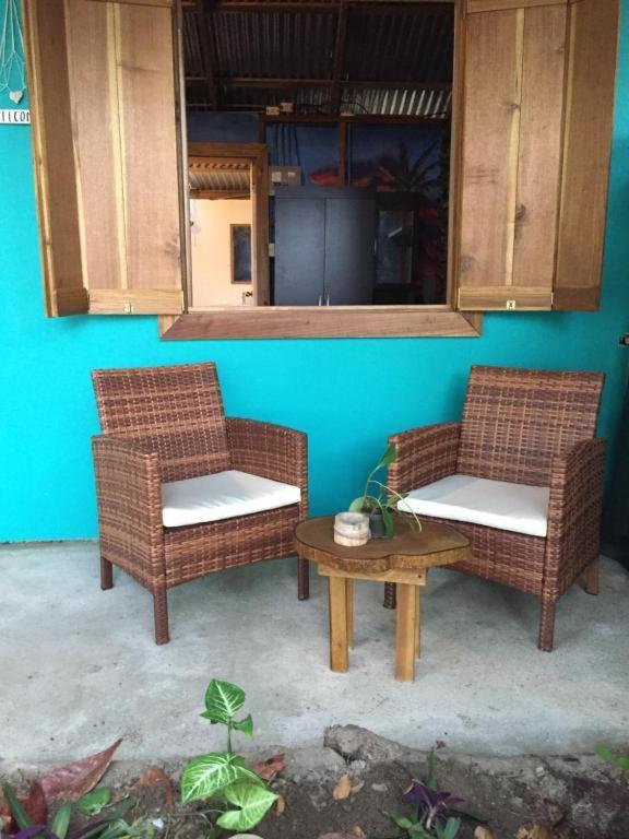 Oasis Beachfront Hostel Puerto Limon Kültér fotó